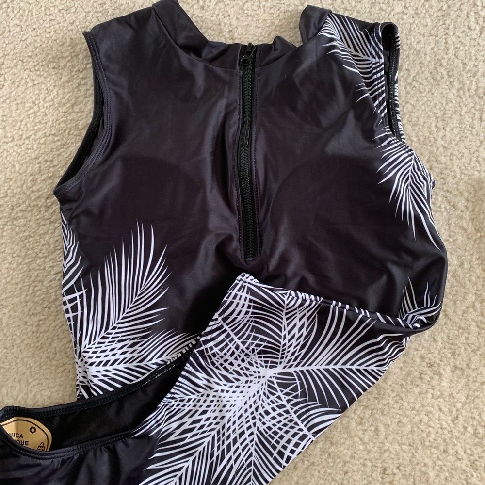 Black surfer bathing suit with white palm fronds - Picture 3 of 4